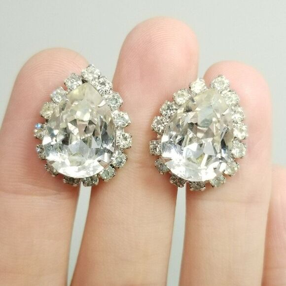 Vintage Kramer Pear Shape Rhinestone Clip On Earrings Prong Set Halo Silver Tone - Picture 8 of 8
